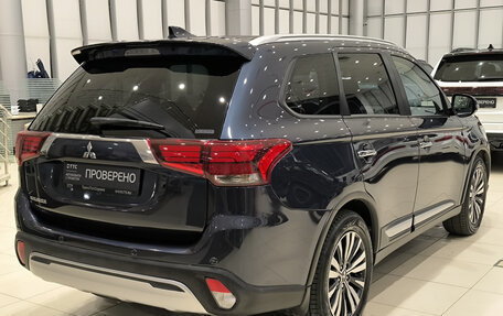 Mitsubishi Outlander III рестайлинг 3, 2020 год, 2 540 000 рублей, 9 фотография