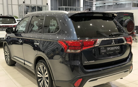 Mitsubishi Outlander III рестайлинг 3, 2020 год, 2 540 000 рублей, 11 фотография