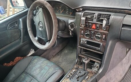 Mercedes-Benz E-Класс, 1997 год, 450 000 рублей, 6 фотография