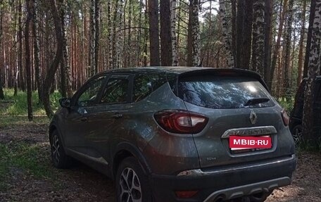 Renault Kaptur I рестайлинг, 2017 год, 1 000 000 рублей, 1 фотография