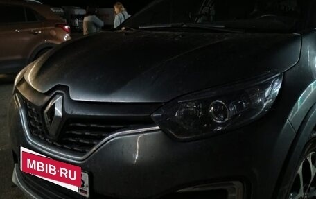 Renault Kaptur I рестайлинг, 2017 год, 1 000 000 рублей, 2 фотография