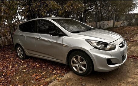 Hyundai Solaris II рестайлинг, 2012 год, 490 000 рублей, 3 фотография
