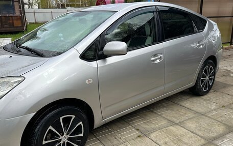 Toyota Prius, 2005 год, 650 000 рублей, 2 фотография