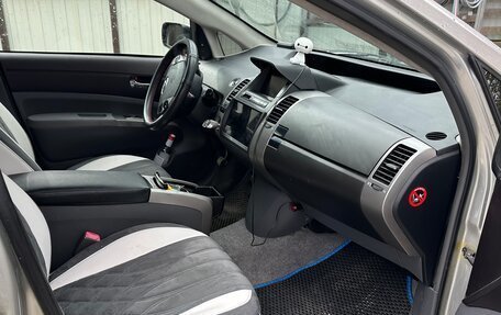 Toyota Prius, 2005 год, 650 000 рублей, 6 фотография