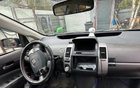 Toyota Prius, 2005 год, 650 000 рублей, 8 фотография