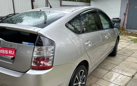 Toyota Prius, 2005 год, 650 000 рублей, 4 фотография