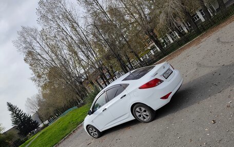 Hyundai Solaris II рестайлинг, 2015 год, 1 070 000 рублей, 7 фотография