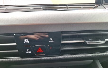 Volkswagen Golf VIII, 2020 год, 1 799 000 рублей, 16 фотография