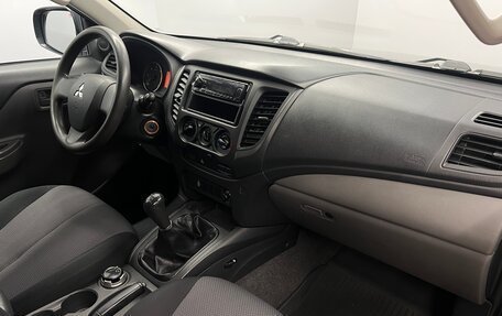 Mitsubishi L200 IV рестайлинг, 2017 год, 1 799 900 рублей, 14 фотография