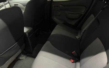 Mitsubishi L200 IV рестайлинг, 2017 год, 1 799 900 рублей, 16 фотография