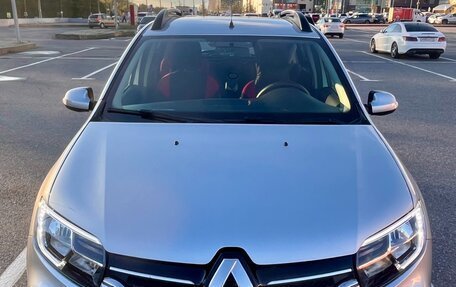 Renault Sandero II рестайлинг, 2022 год, 1 700 000 рублей, 2 фотография