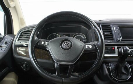 Volkswagen Multivan T6 рестайлинг, 2018 год, 4 300 000 рублей, 14 фотография