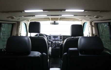 Volkswagen Multivan T6 рестайлинг, 2018 год, 4 300 000 рублей, 27 фотография