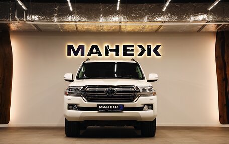 Toyota Land Cruiser 200, 2016 год, 3 990 000 рублей, 2 фотография