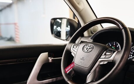 Toyota Land Cruiser 200, 2016 год, 3 990 000 рублей, 11 фотография