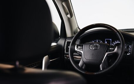 Toyota Land Cruiser 200, 2016 год, 3 990 000 рублей, 17 фотография