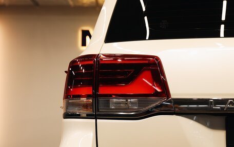 Toyota Land Cruiser 200, 2016 год, 3 990 000 рублей, 22 фотография