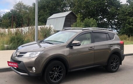 Toyota RAV4, 2015 год, 2 250 000 рублей, 5 фотография