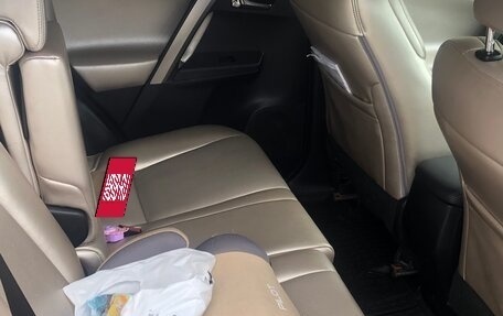 Toyota RAV4, 2015 год, 2 250 000 рублей, 7 фотография