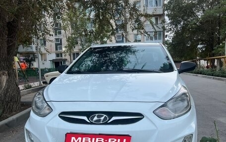 Hyundai Solaris II рестайлинг, 2012 год, 799 000 рублей, 1 фотография