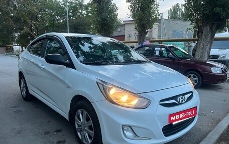 Hyundai Solaris II рестайлинг, 2012 год, 799 000 рублей, 29 фотография