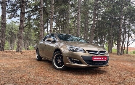 Opel Astra J, 2012 год, 740 000 рублей, 1 фотография