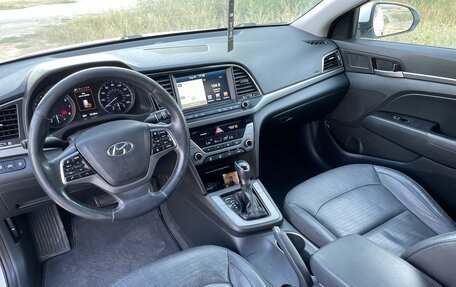 Hyundai Elantra VI рестайлинг, 2016 год, 1 500 000 рублей, 6 фотография