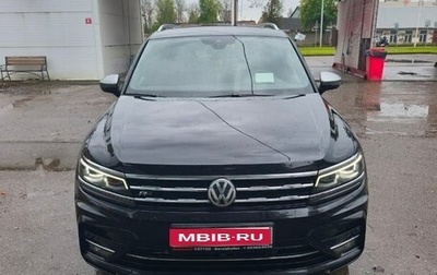 Volkswagen Tiguan II, 2021 год, 4 500 000 рублей, 1 фотография