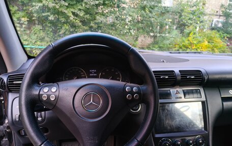 Mercedes-Benz C-Класс, 2006 год, 550 000 рублей, 3 фотография