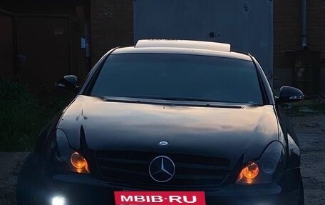 Mercedes-Benz CLS, 2005 год, 900 000 рублей, 18 фотография
