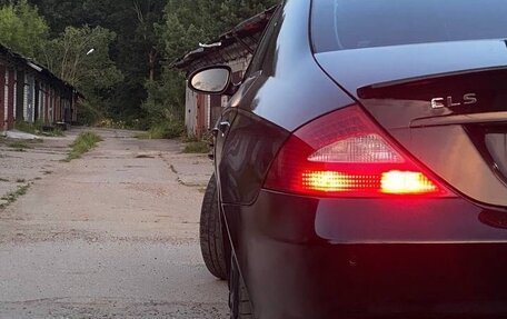 Mercedes-Benz CLS, 2005 год, 900 000 рублей, 23 фотография