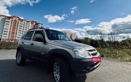 Chevrolet Niva I рестайлинг, 2017 год, 799 000 рублей, 3 фотография