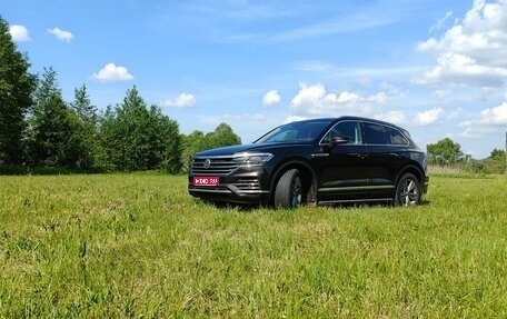 Volkswagen Touareg III, 2019 год, 3 180 000 рублей, 1 фотография