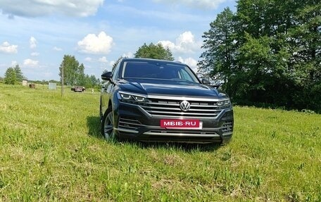 Volkswagen Touareg III, 2019 год, 3 180 000 рублей, 9 фотография