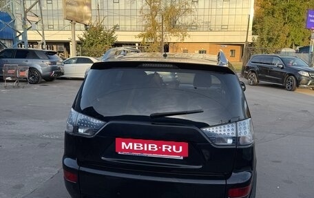 Mitsubishi Outlander III рестайлинг 3, 2007 год, 630 000 рублей, 10 фотография