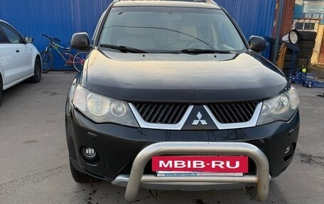 Mitsubishi Outlander III рестайлинг 3, 2007 год, 630 000 рублей, 14 фотография