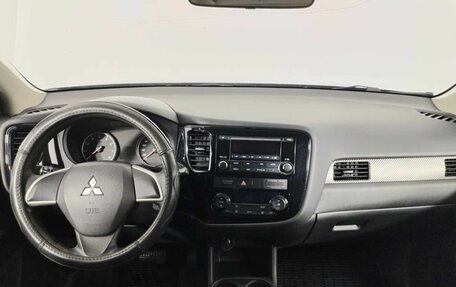 Mitsubishi Outlander III рестайлинг 3, 2012 год, 994 000 рублей, 9 фотография