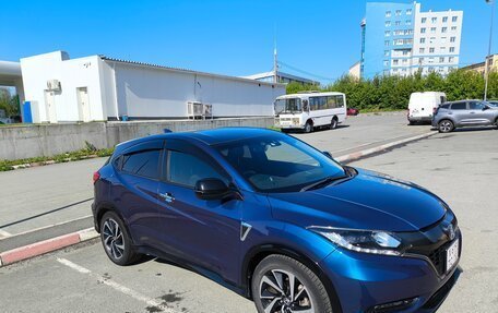 Honda Vezel, 2017 год, 1 990 000 рублей, 3 фотография