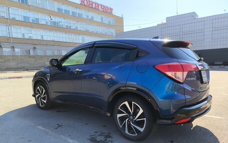Honda Vezel, 2017 год, 1 990 000 рублей, 5 фотография
