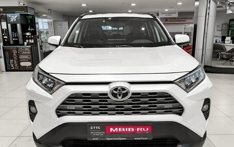 Toyota RAV4, 2020 год, 2 947 000 рублей, 2 фотография