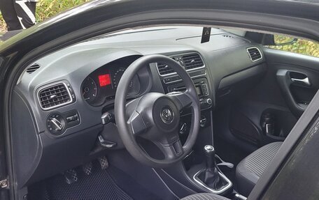 Volkswagen Polo VI (EU Market), 2011 год, 550 000 рублей, 17 фотография