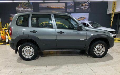 Chevrolet Niva I рестайлинг, 2018 год, 680 000 рублей, 7 фотография