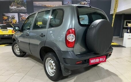 Chevrolet Niva I рестайлинг, 2018 год, 680 000 рублей, 4 фотография