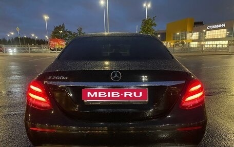 Mercedes-Benz E-Класс, 2019 год, 1 700 000 рублей, 6 фотография