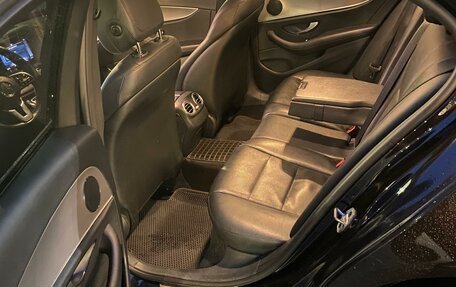 Mercedes-Benz E-Класс, 2019 год, 1 700 000 рублей, 12 фотография