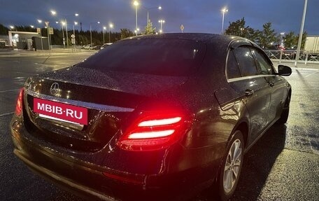 Mercedes-Benz E-Класс, 2019 год, 1 700 000 рублей, 7 фотография