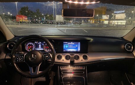 Mercedes-Benz E-Класс, 2019 год, 1 700 000 рублей, 13 фотография