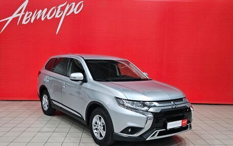 Mitsubishi Outlander III рестайлинг 3, 2019 год, 1 899 000 рублей, 7 фотография