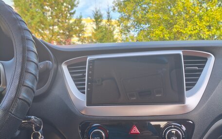 Hyundai Solaris II рестайлинг, 2018 год, 1 570 000 рублей, 12 фотография