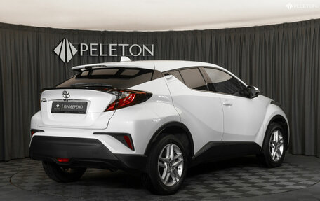 Toyota C-HR I рестайлинг, 2020 год, 2 860 000 рублей, 5 фотография